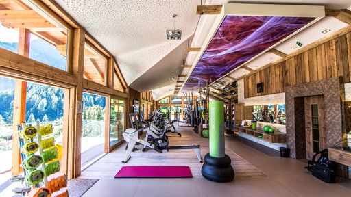 Fitnessstudio im 5 Sterne Hotel STOCK resort/Finkenberg/Zillertal/Tirol/Österreich