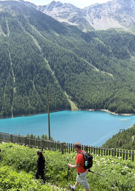 Symbol photo: Enjoy the mountains during summer from € 924,—