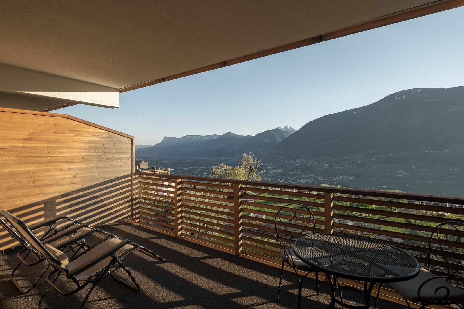 Suite Zypresse mit Panoramablick über Meran