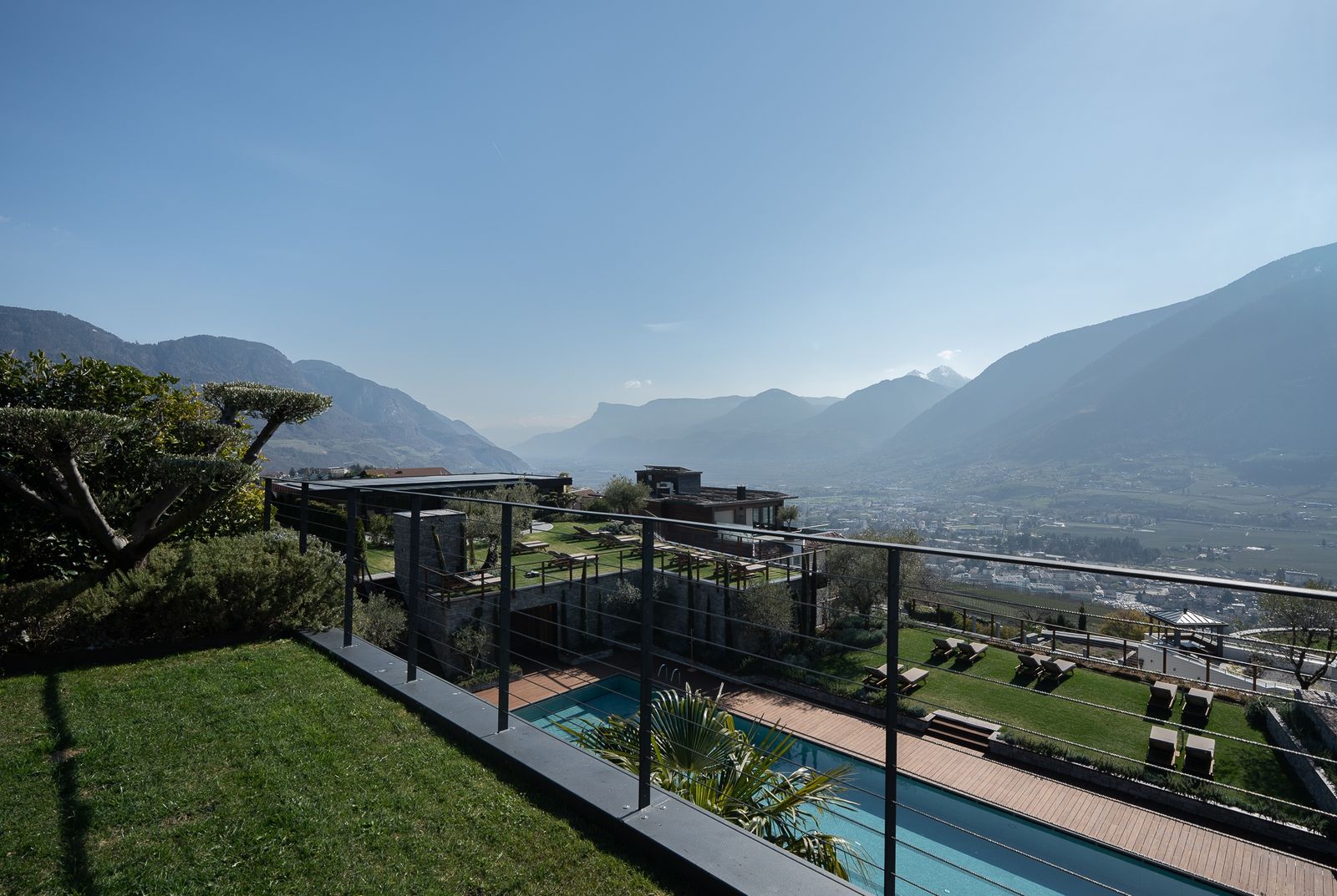 Penthouse Suite Felicità mit großzügiger Privatsphäre, Weitblick und exklusivem Wohnkomfort
