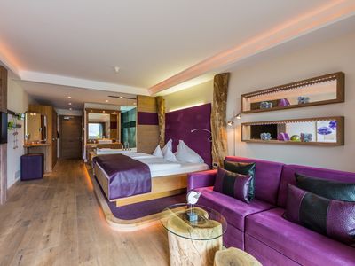 Double rooms - single rooms