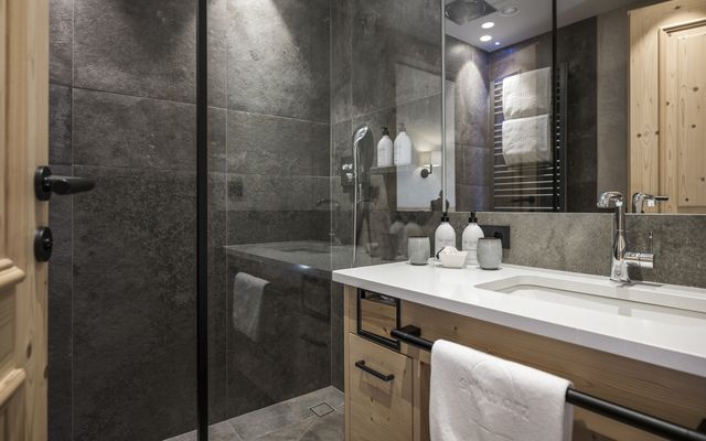 SKY SUITE 2 image 7 - Alpenresort Schwarz
