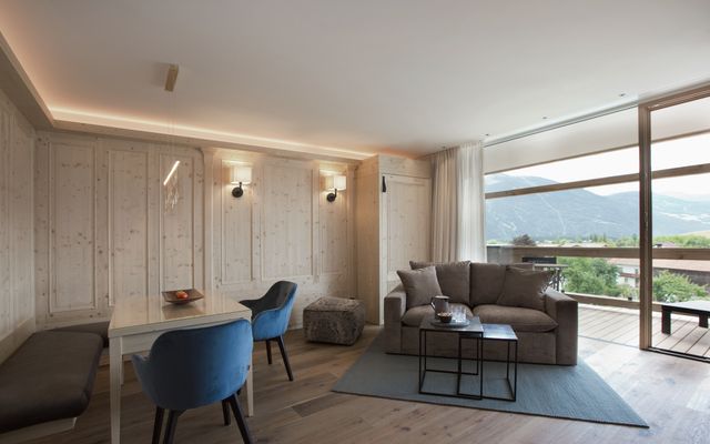 SKY SUITE 1 image 3 - Alpenresort Schwarz