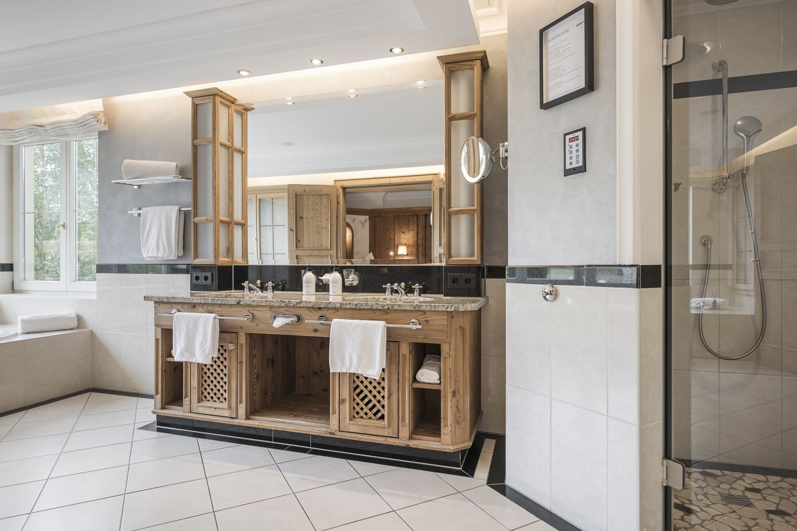 FAMILIEN-SUITE HIMMELREICH image 3 - Alpenresort Schwarz