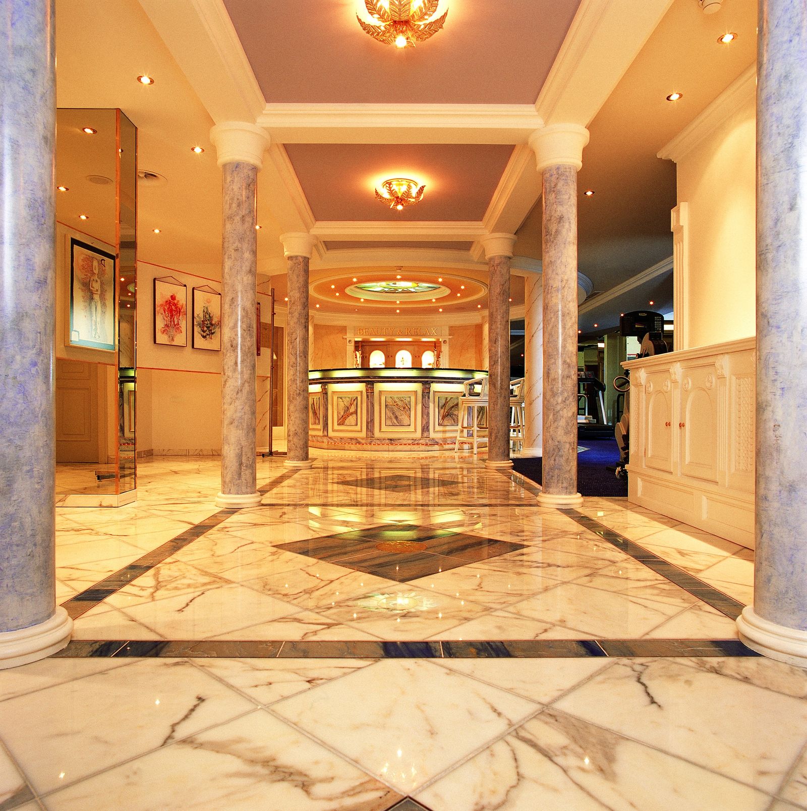 Bloom & Balance - 30 Jahre Wellness image 2 - Alpenresort Schwarz