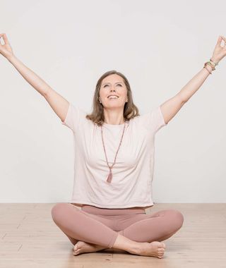 Angebot: Faszien-Yoga Retreat mit Helene Wallaert - Schwarz
