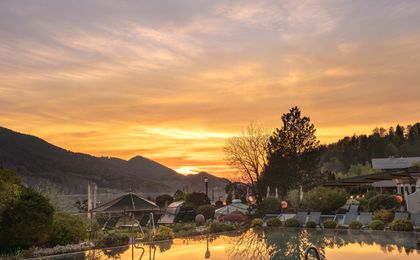 Waldhof Fuschlsee Resort - Sonnenuntergang - Pool