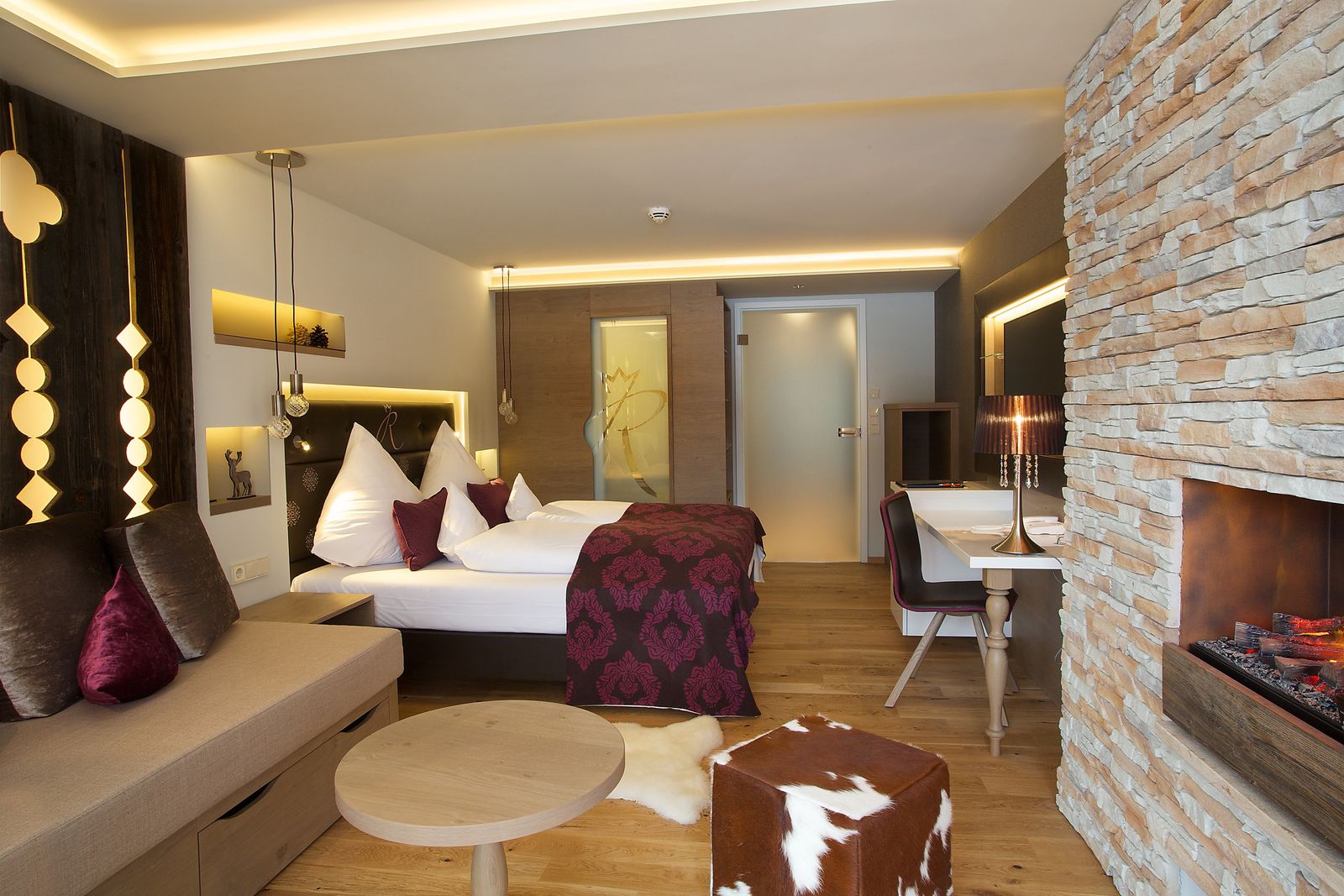 AlpenTraum – Deluxe Doppelzimmer image 1 - Hotel Das Rübezahl