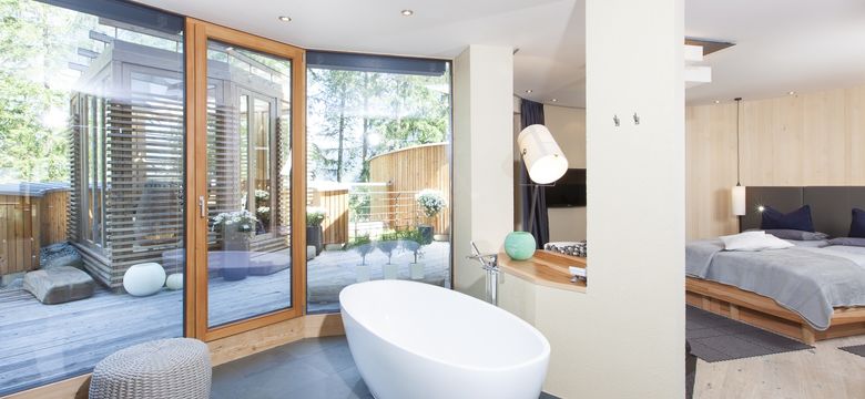 Naturhotel Waldklause: Garden Suite image #3