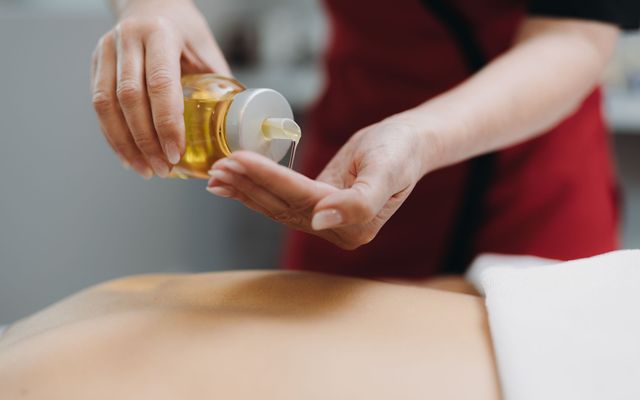 RELAXING MASSAGE - Rosenalp Gesundheitsresort & SPA