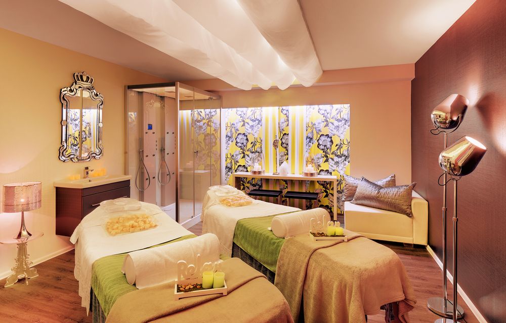 Exklusive Cashmere Wood Partnerbehandlung