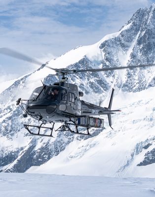 Offer: Helicopter sightseeing flight winter - Forsthofgut
