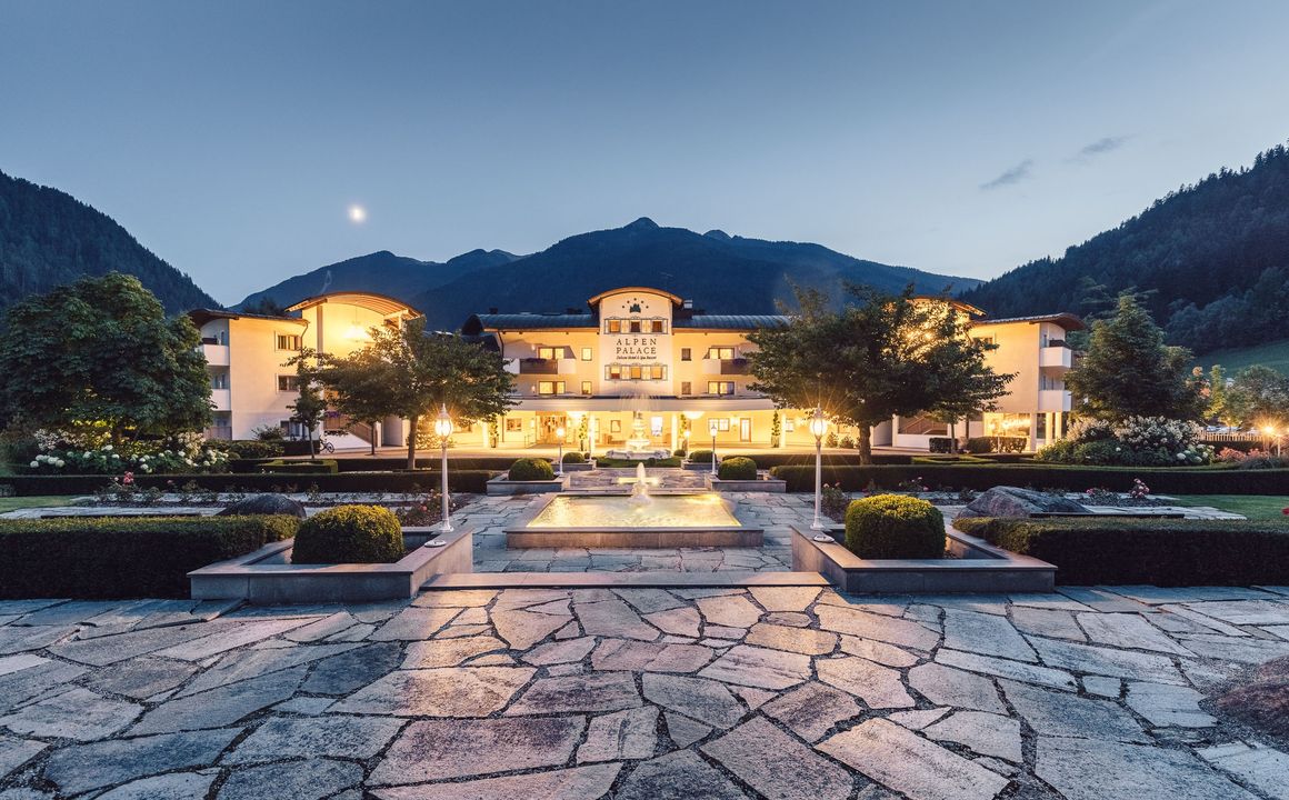 Luxury Hideaway & Spa Retreat-Alpenpalace in St. Johann im Ahrntal, Trentino-Südtirol, Italien - Bild #1