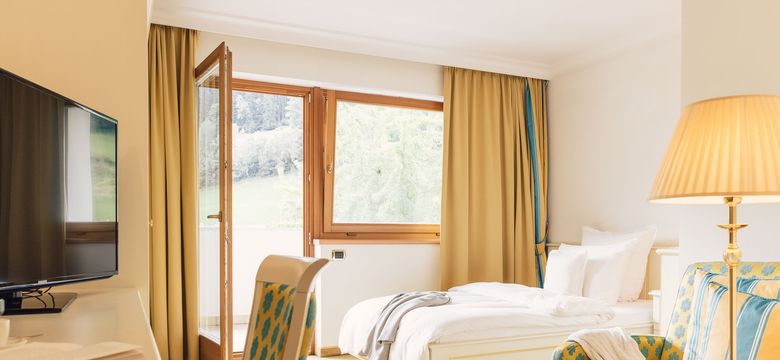 Luxury Hideaway & Spa Retreat Alpenpalace: Single room Alps image #2