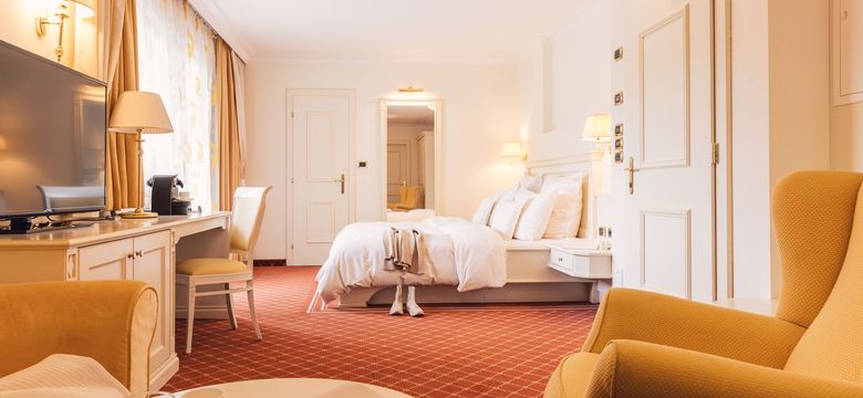 Luxury Hideaway & Spa Retreat Alpenpalace: Double room Palace image #4