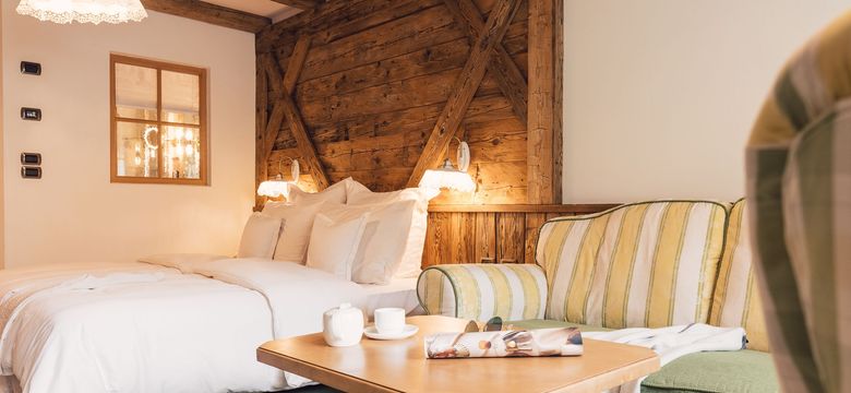 Luxury Hideaway & Spa Retreat Alpenpalace: Double room Country life image #4