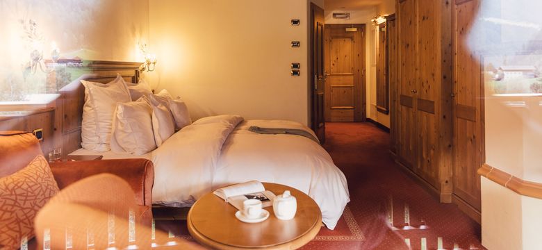Luxury Hideaway & Spa Retreat Alpenpalace: Junior Suite Belvedere image #4