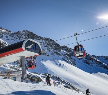 Luxury Hideaway & Spa Retreat Alpenpalace: Complimentary ski pass weeks
