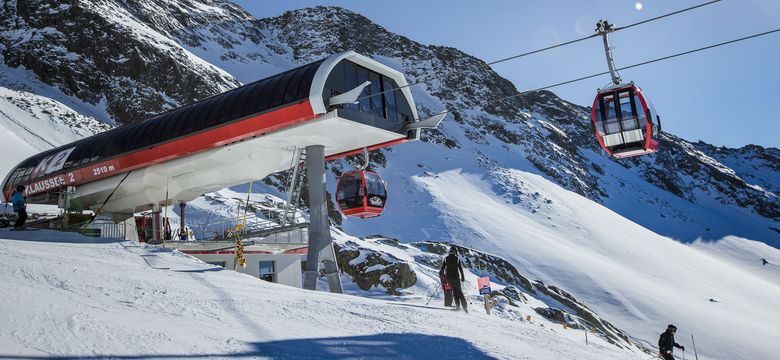Luxury Hideaway & Spa Retreat Alpenpalace: Complimentary ski pass weeks