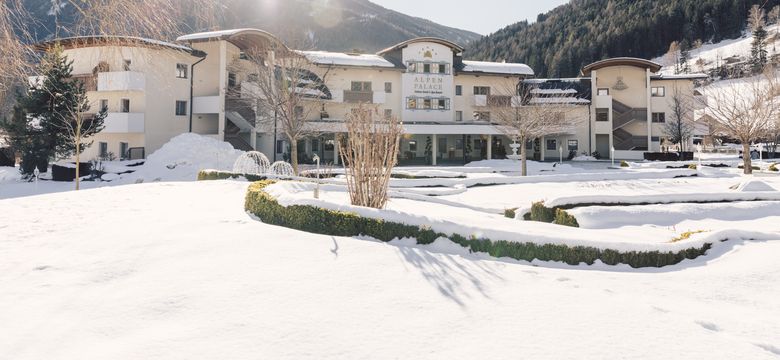 Luxury Hideaway & Spa Retreat Alpenpalace: Snuggly weekend Feel the romance