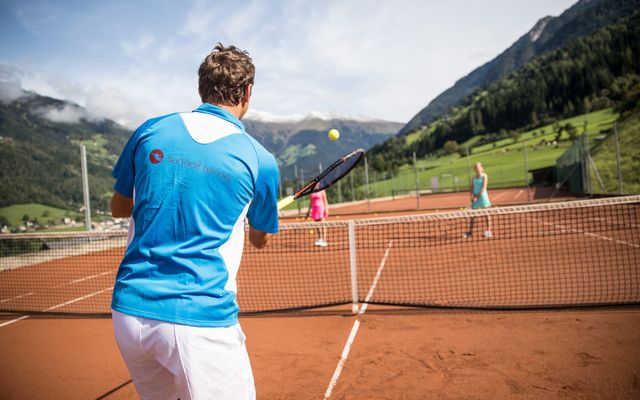 Tennis Kinderkurs in der Kleingruppe - Andreus Resorts