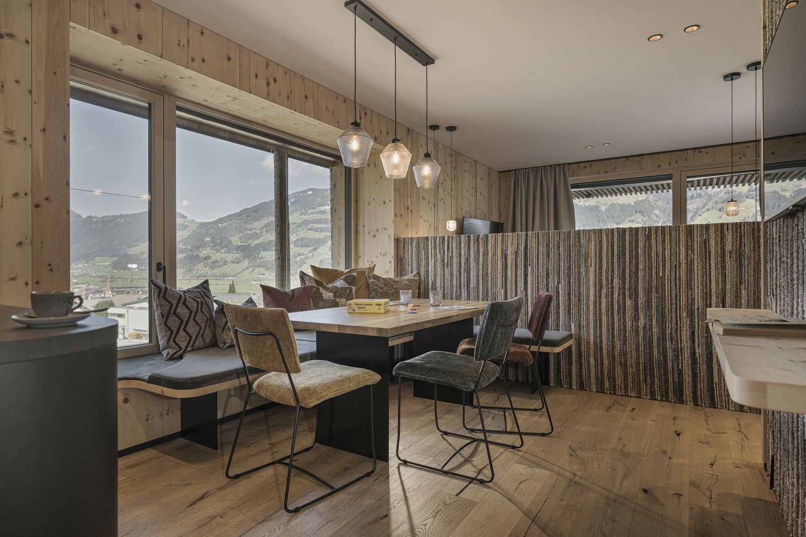 „79er“ Zirben FamilySuite Panorama image 1 - Mia Alpina