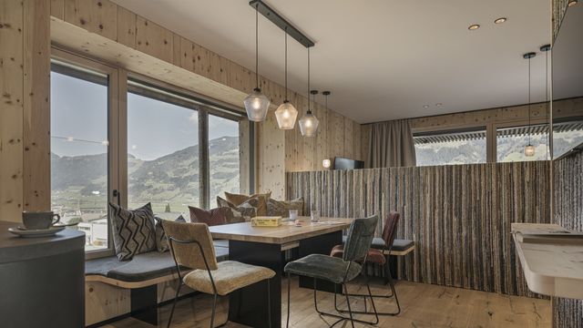 „79er“ Zirben FamilySuite Panorama