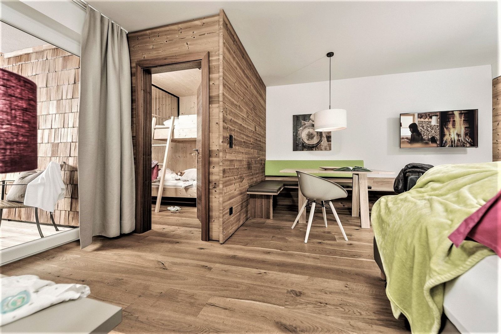 „50er“ FamilySuite image 1 - Mia Alpina