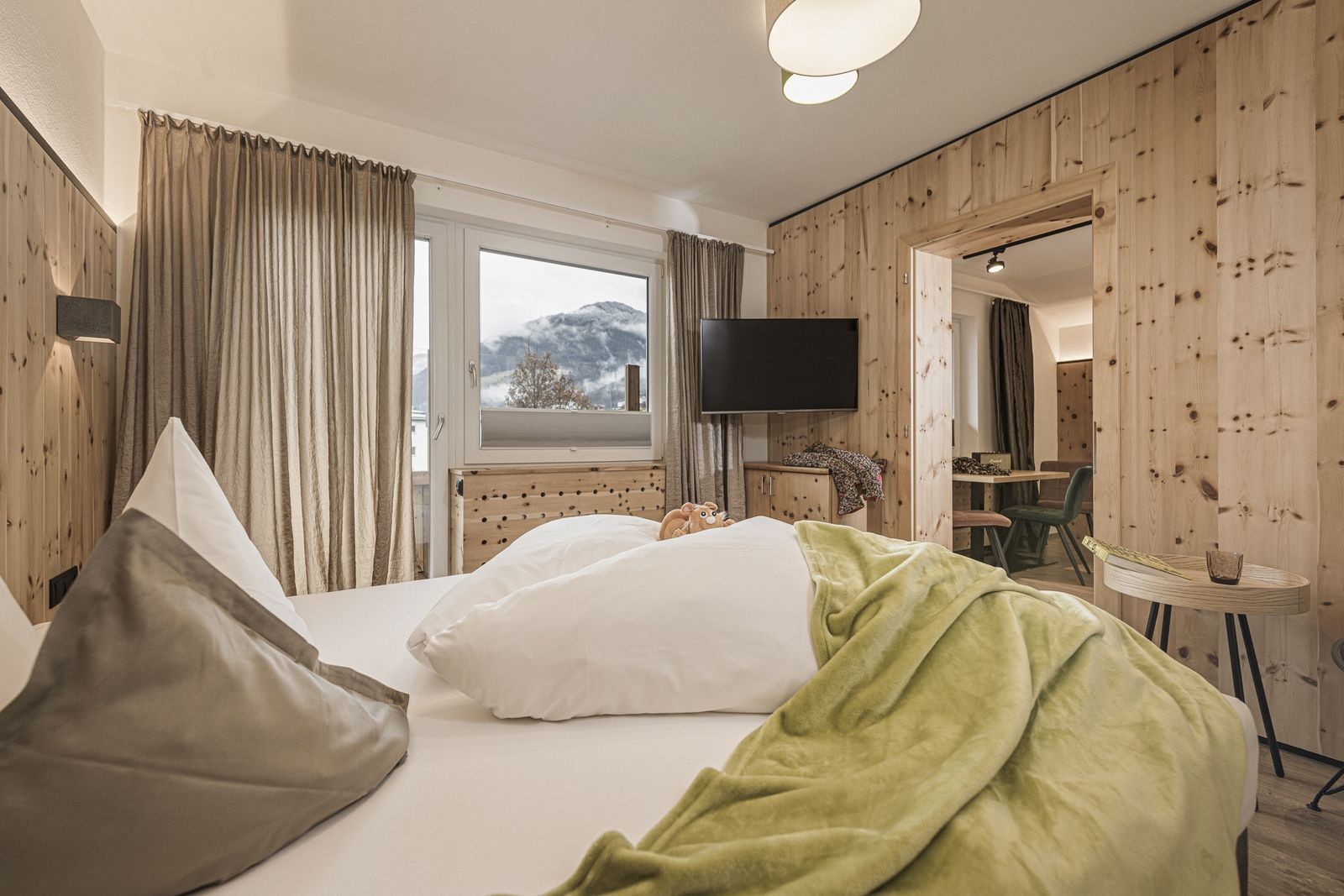 „55er" Zirben FamilySuite image 4 - Mia Alpina