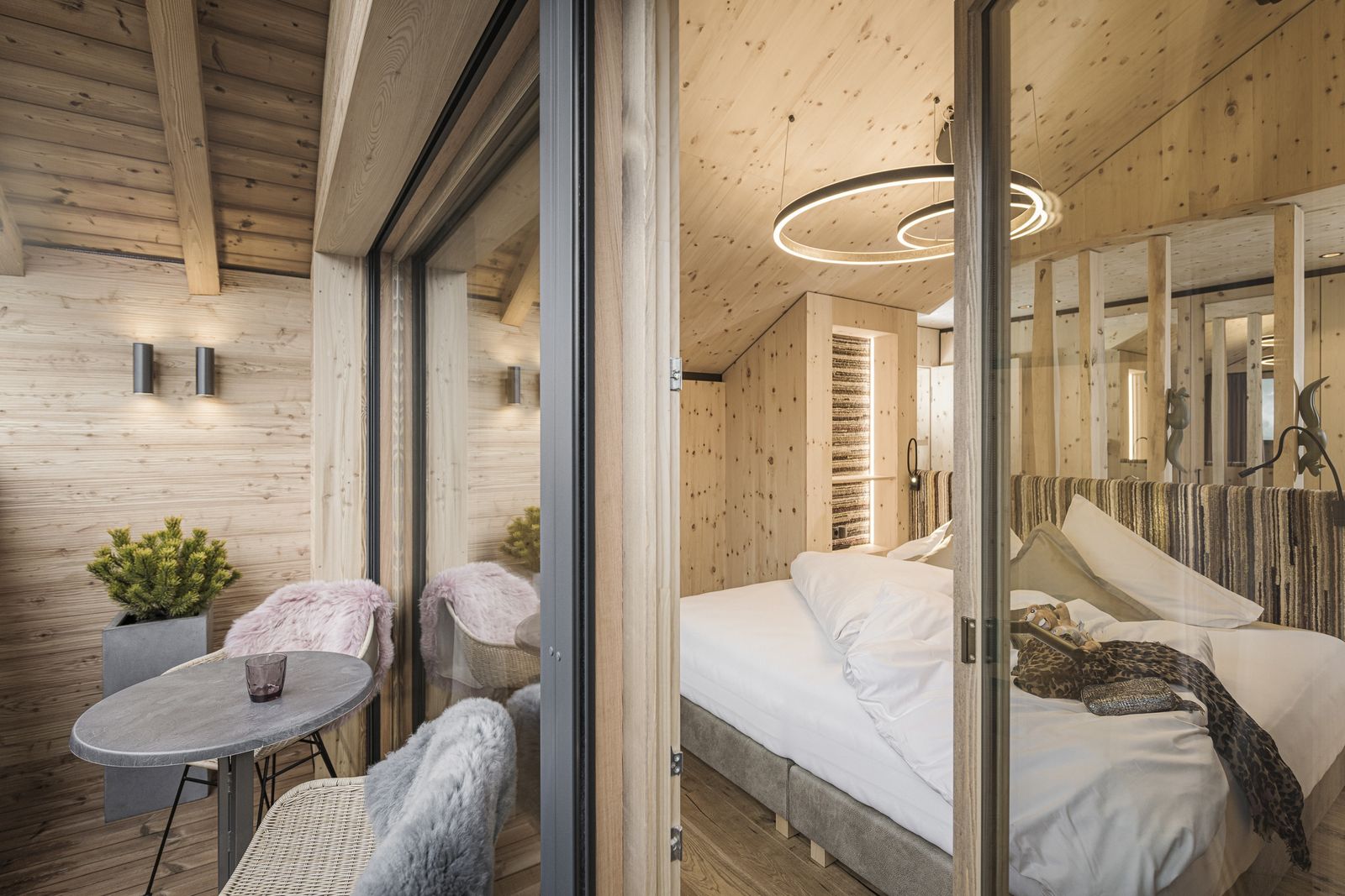 „85er" Zirben FamilySuite Panorama image 1 - Mia Alpina