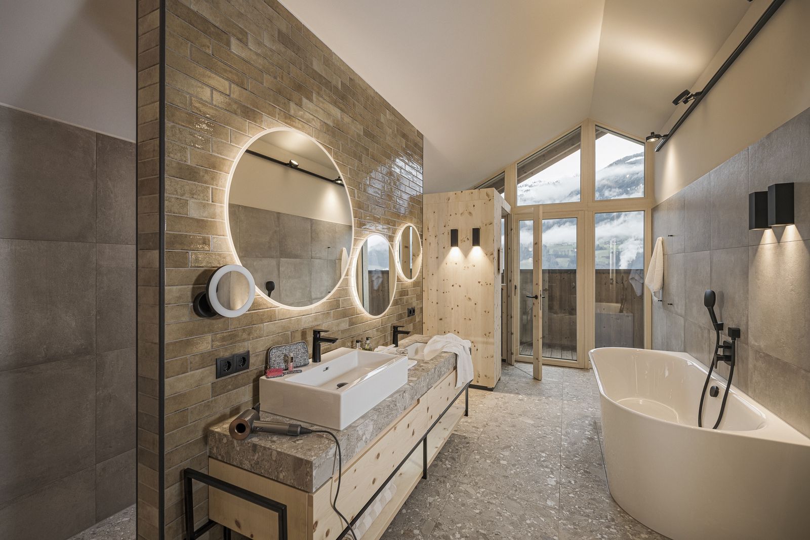 „85er" Zirben FamilySuite Panorama image 2 - Mia Alpina