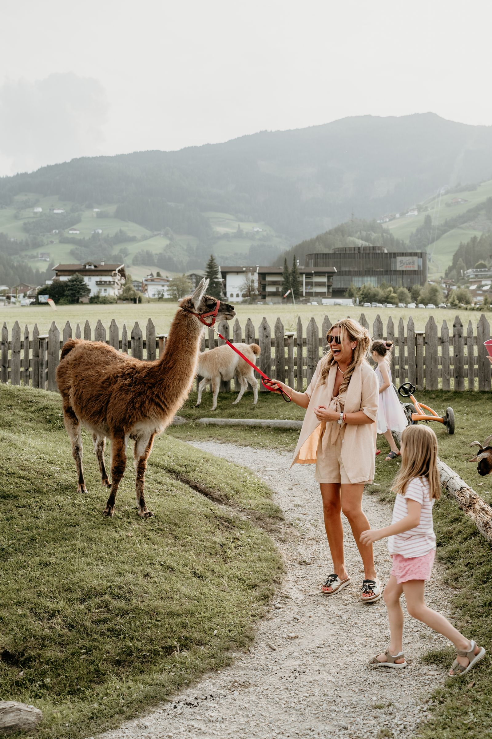 family herfst 2025 image 1 - Mia Alpina