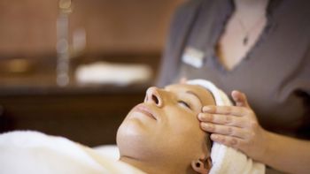 Kopf-Schulter-Nacken-Massage  & Fußreflexzonenmassage 