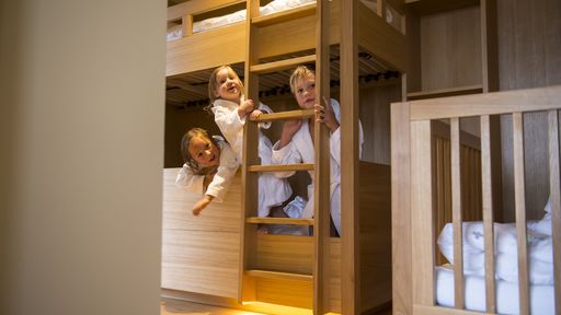 Ankommen und genießen: In den Suiten vom Familotel Ulrichshof fühlen Sie sich wie zu Hause.