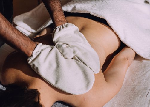 biohotel chesa valisa naturhotel winter spa massage - Das Naturhotel Chesa Valisa****s
