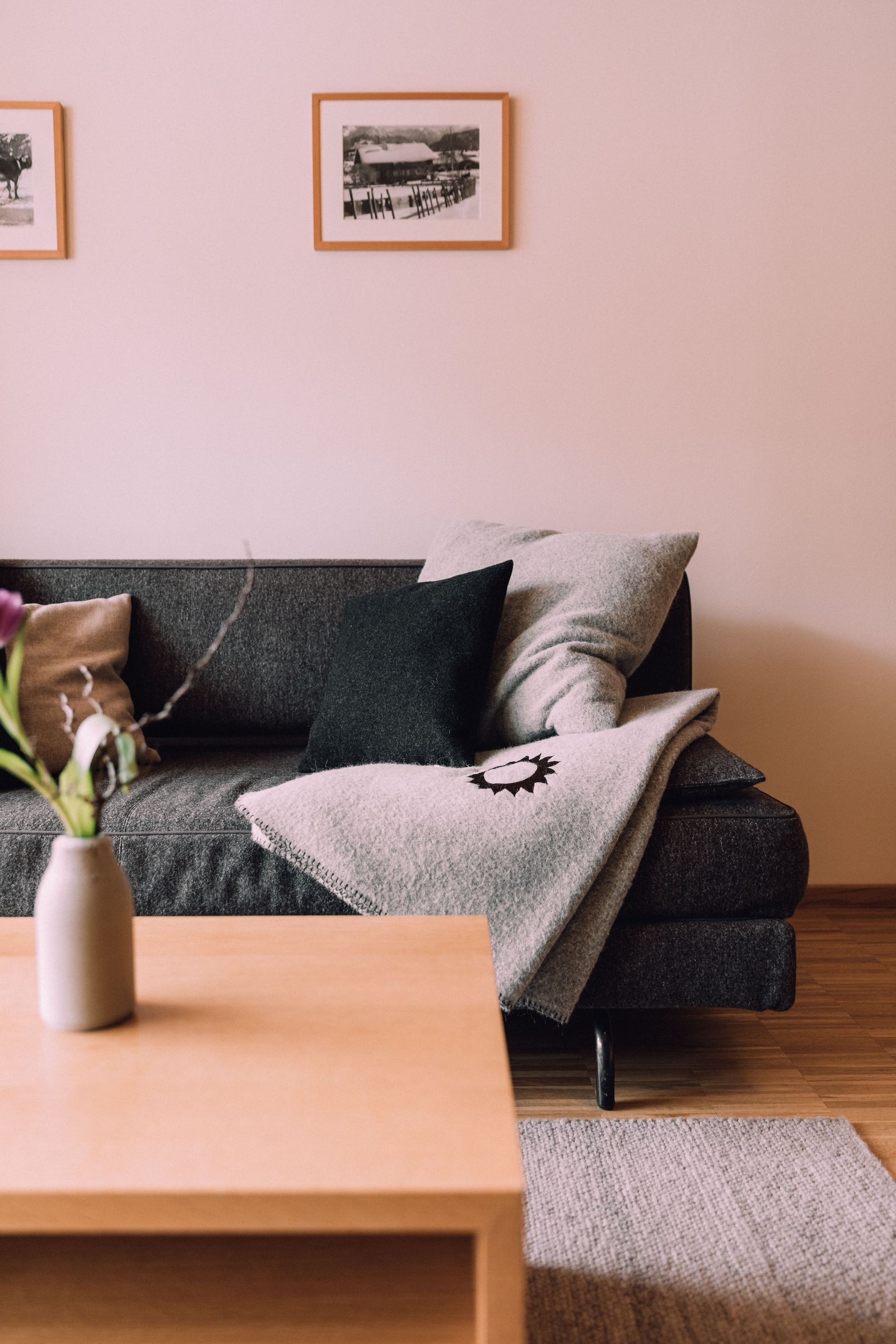 BIO HOTEL Naturhotel Chesa Valisa Zimmer Superior Sofa