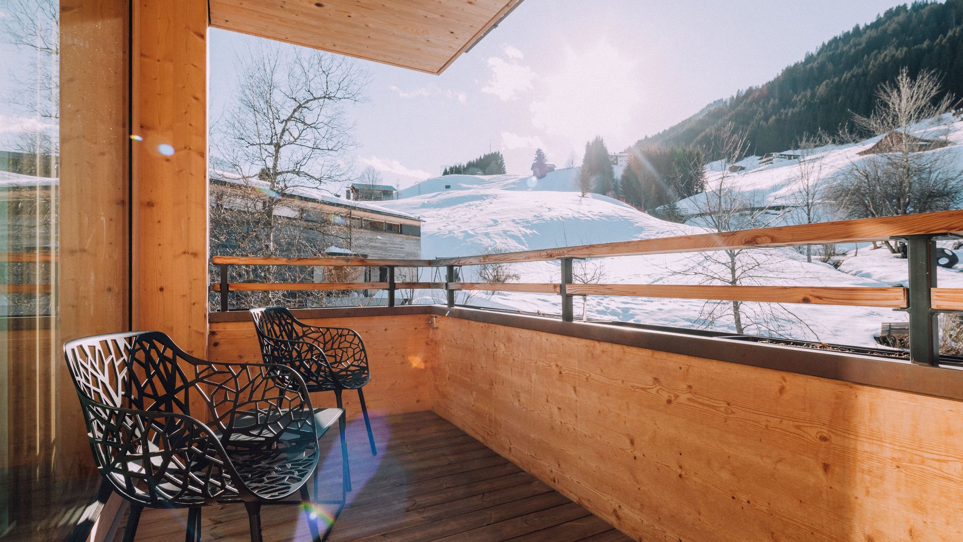 BIO HOTEL Naturhotel Chesa Valisa Suite Balkon Schnee