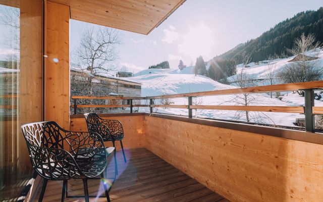 BIO HOTEL Naturhotel Chesa Valisa Suite Balkon Schnee