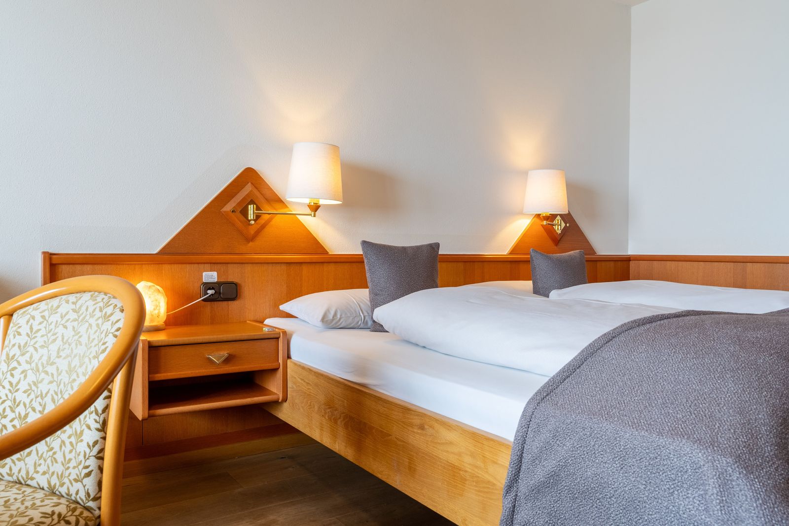 Double room south panorama with balcony and view of the mountains and Lake Hopfensee