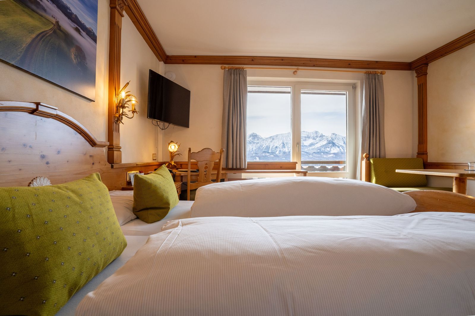 Single room Bio-Balance - also for double use - with south-facing balcony and lake and mountain view