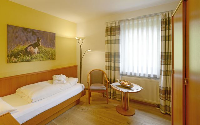 STANDARD Multi-bed Room/Apartment "Alpine Meadow" **** image 3 - Biohotel Eggensberger