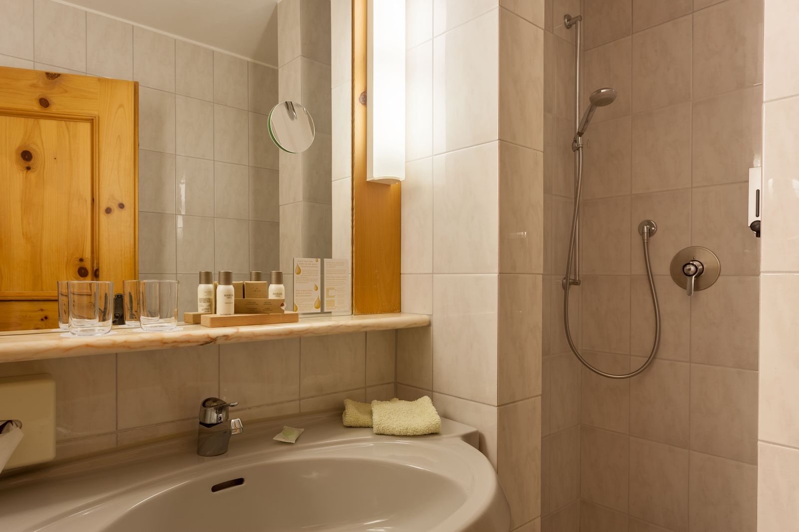 ECONOMY Double Room "Countryside Passion" image 2 - Biohotel Eggensberger