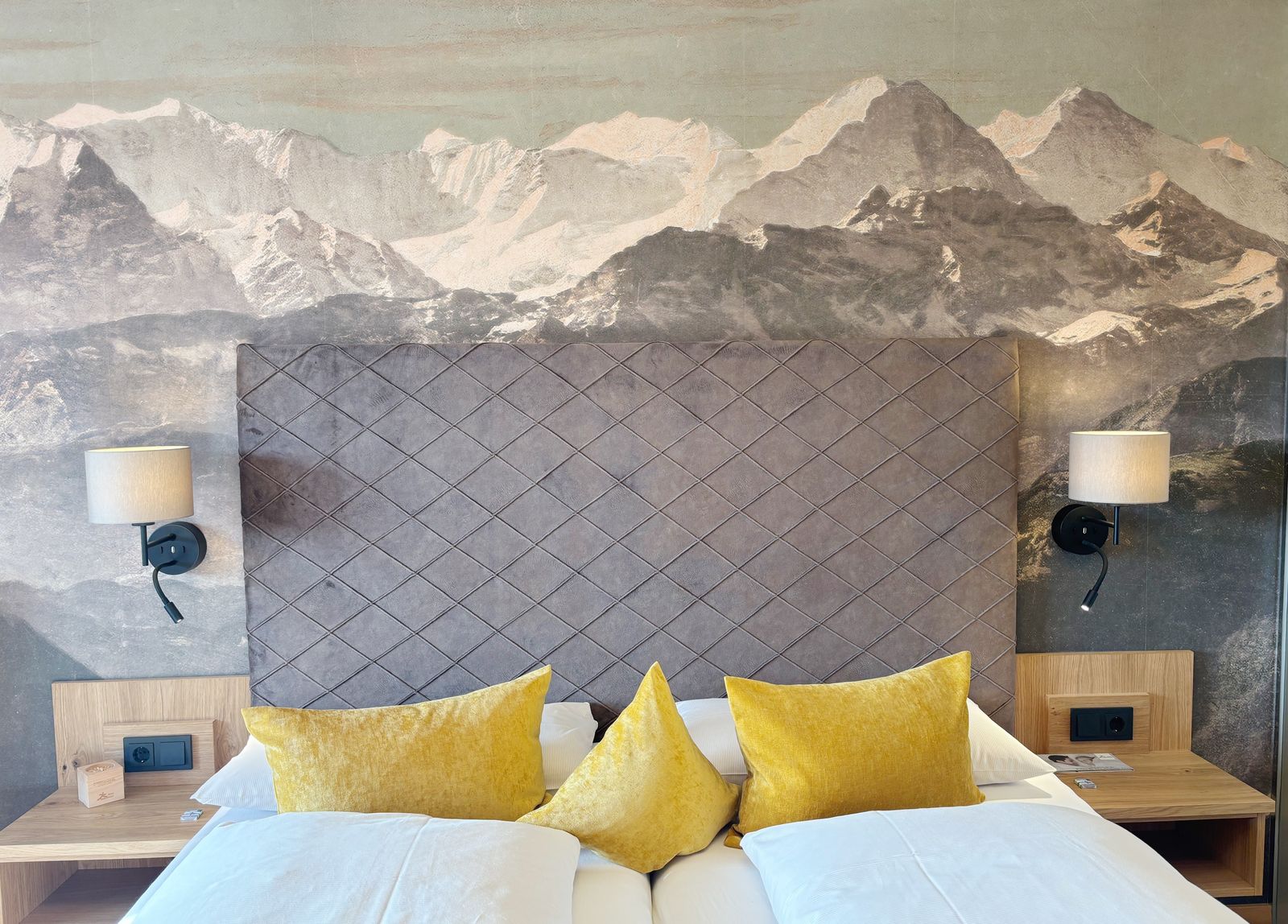 Doppelzimmer "Bergblick" ECONOMY Bett