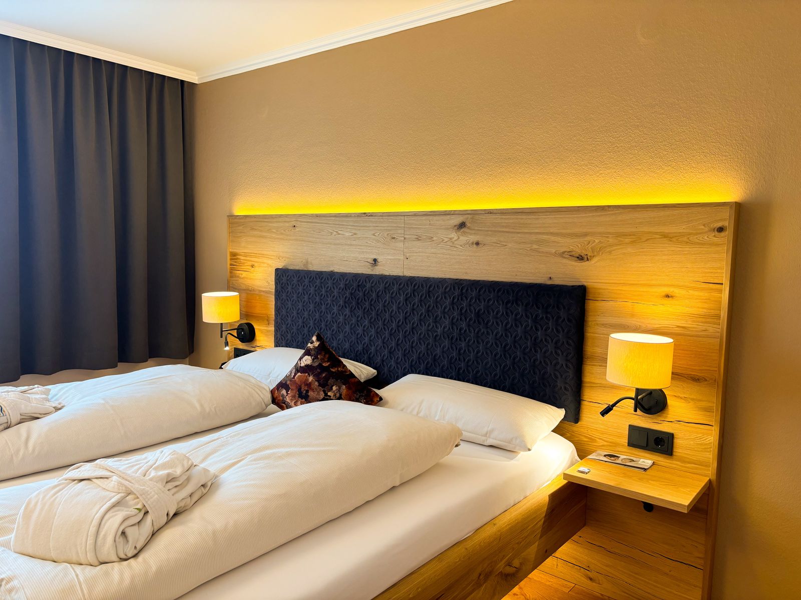 Example double room Heimatglück bed