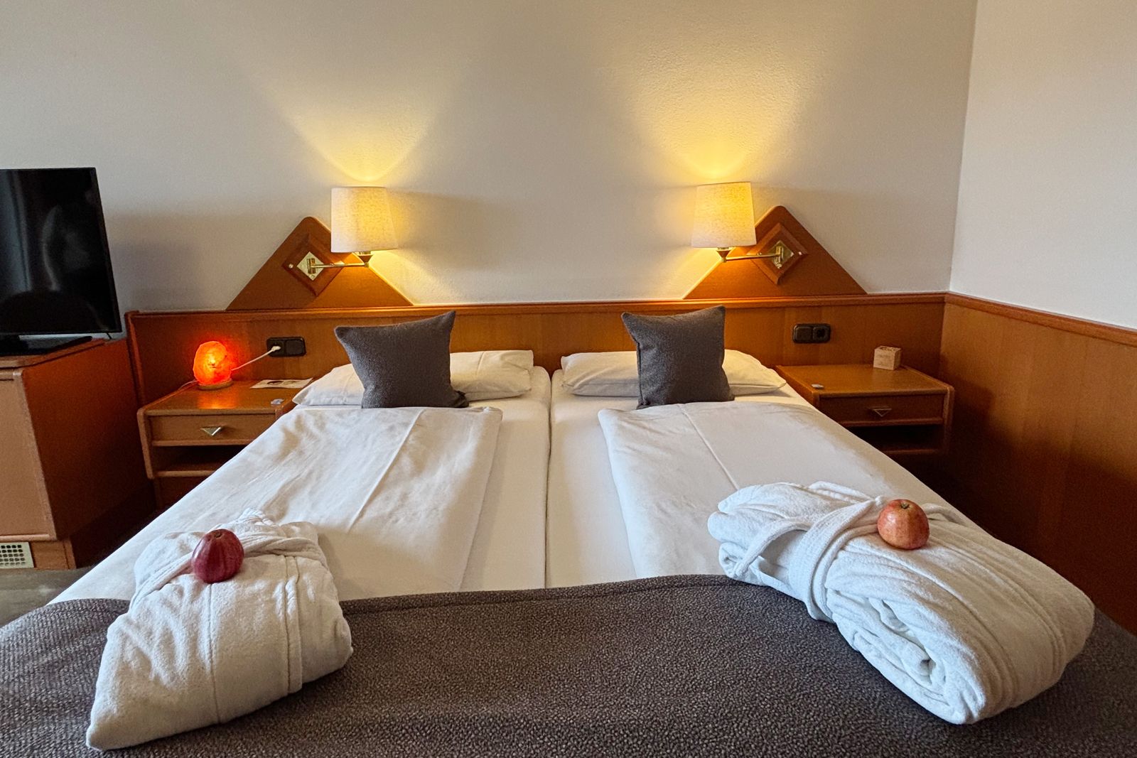 Comfort double room with balcony Cozy room with a view of the Allgäu countryside