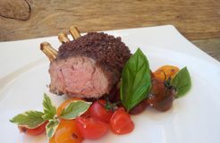 Bio-Thermalhotel Falkenhof: Rippenbraten mit Gemüse - Bio-Thermalhotel Falkenhof, Bad Füssing, Bayern, Deutschland