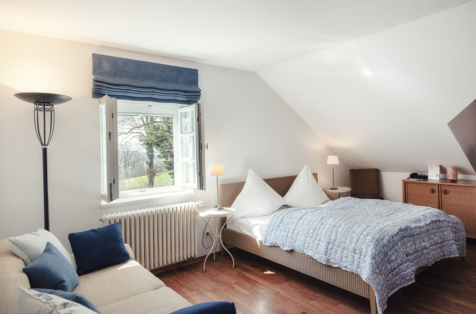 Familien Suite "Blauer-Reiter" mit Seeblick image 1 - Das Biohotel am Starnberger See Schlossgut Oberambach 