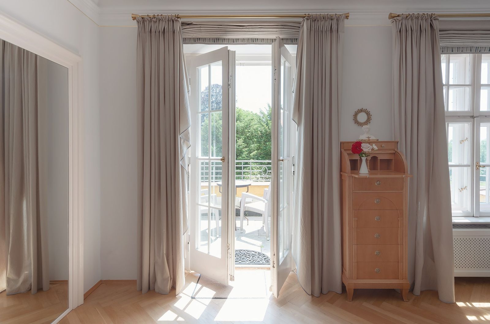 Park Suite mit Seeblick image 3 - Das Biohotel am Starnberger See Schlossgut Oberambach 