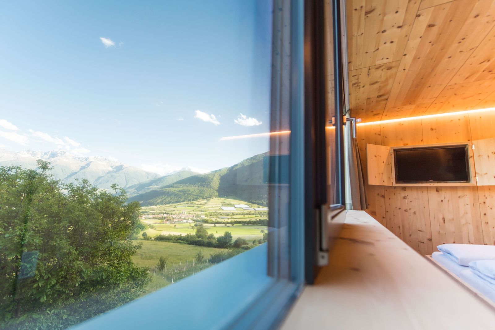 biohotel panorama mals doppelzimmer sonnengruß zirbe