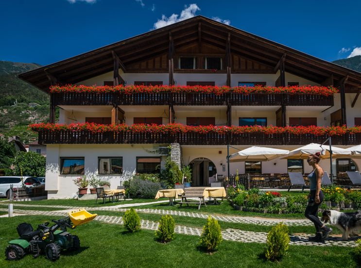 BIO HOTEL Anna: die alpine Oase - Landhotel Anna & Reiterhof Vill, Schlanders, Vinschgau, Trentino-Südtirol, Italien